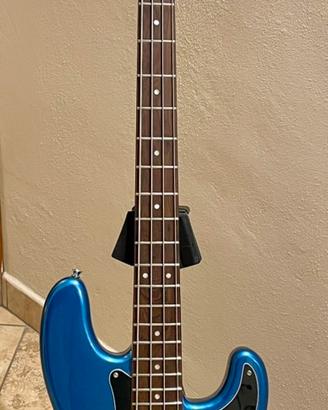 Squier Precision bass