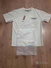T-shirt Essentials Grigia Nuova con cartellino