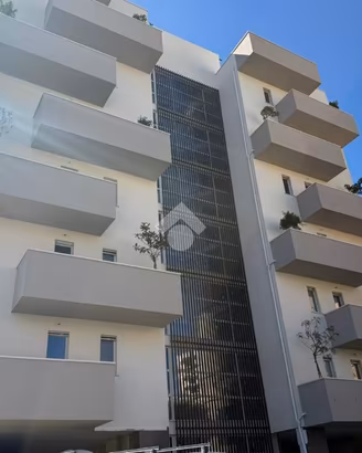 2 LOCALI A REGGIO DI CALABRIA