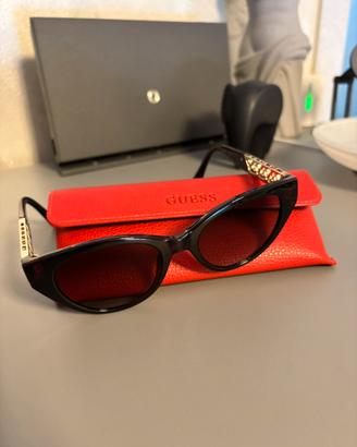 Occhiali da sole donna marca Guess