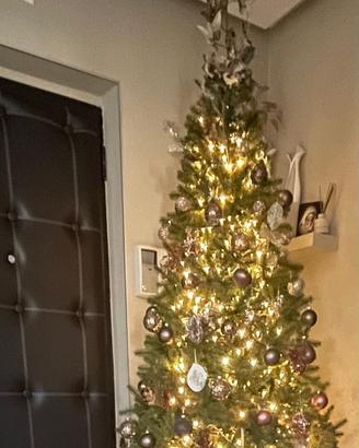 Albero di Natale 210 cm COMPLETO di led e addobbi