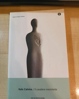 Libro Il Cavaliere Inesistente di Italo Calvino.