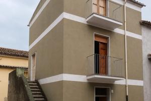 Casa indipendente su più livelli 