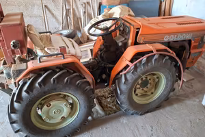 Trattore Goldoni 40 CV. Completo di attrezzature