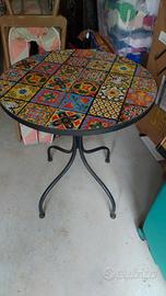 Tavolino da giardino in ceramica