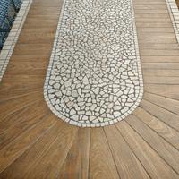 TAVOLO PER ESTERNO  CON PIASTRELLE A MOSAICO 