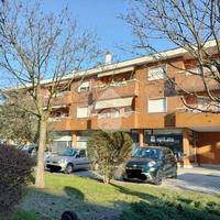 NEGOZIO A SETTIMO MILANESE