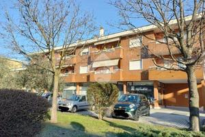 NEGOZIO A SETTIMO MILANESE