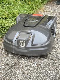 Robot tagliaerba