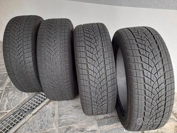 4 Gomme Invernali 225/55 R18 102V Goodyear