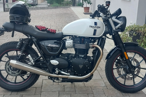 Triumph street twin 900