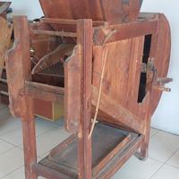 mulino antico per cereali