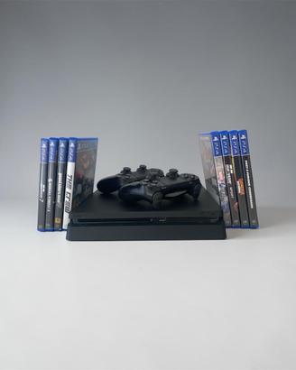 Playstation 4 slim con 2 controller e 9 giochi