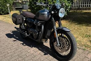 Triumph Bonneville T120 Black immacolata