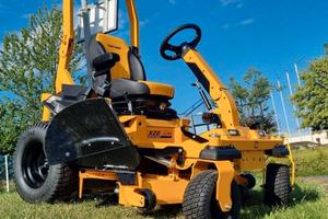 Trattorino tagliaerba Cub Cadet XZ8-122 Zero Turn