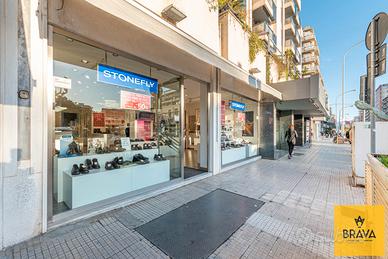 Negozio locato in Via Ausonia