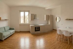 ALBANO - bilocale con GIARDINO - P. AUTO