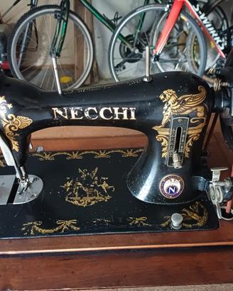 Macchina da cucire vintage - Necchi