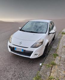 Renault Clio 1.2 benzina unico proprietario 