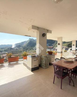 MULTILOCALE A NAPOLI