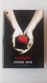 Stephenie Meyer. Twlight