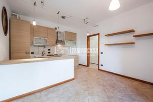 BILOCALE CON GIARDINO E GARAGE