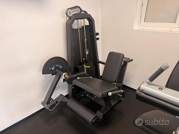 No Technogym hip trust e leg Extension