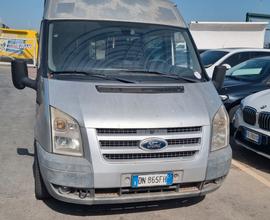 Ford Transit TOUR BUS TRASPORTO DISABILI CON PEDAN