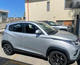 Mahindra kuv 100