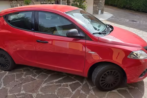 LANCIA Y10 cilindrata 1242 benzina