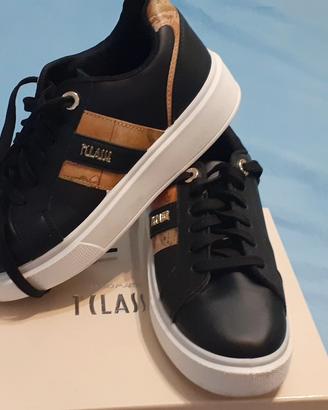 scarpe nike e prima classe 