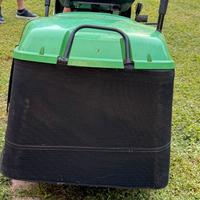 Trattorino tagliaerba