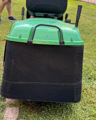 Trattorino tagliaerba