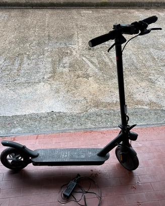 Monopattino I-bike Air S2 con batteria rotta