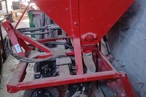 Spandiconcime interratore