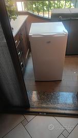 freezer piccolo verticale 