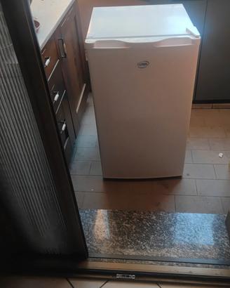 freezer piccolo verticale 