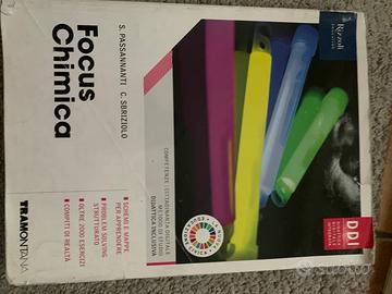 Libro scolastico: Focus Chimica