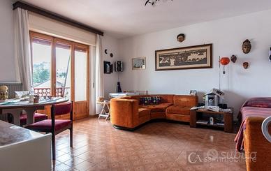 4 vani ampio con balconi e garage al p.terra