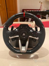 Volante HORI per PS4 e PS5