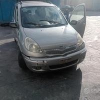 Toyota Yaris Verso Diesel 2006 Demolita - Ricambi