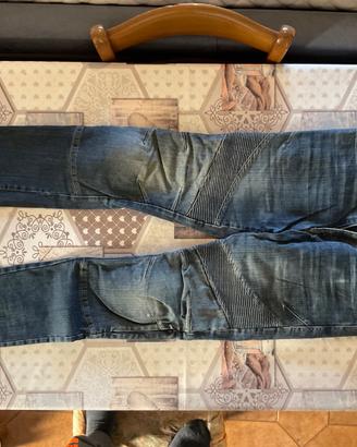Pantaloni da moto in jeans con protezioni