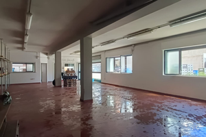 Locale uso magazzino,deposito