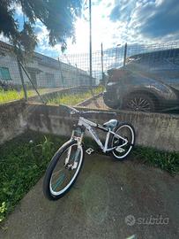 Bici cube (wheelie bike) 26