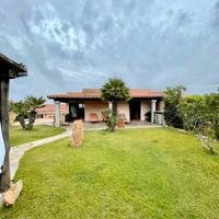 Villa con giardino porto taverna - San Teodoro