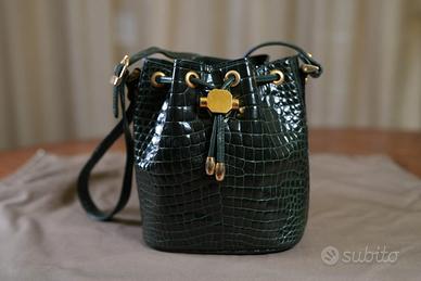 Borsa a secchiello in coccodrillo.