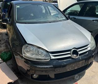 VOLKSWAGEN GOLF per ricambi usati