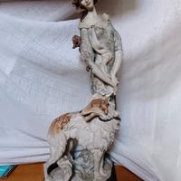 Statua Capodimonte signora con cane 