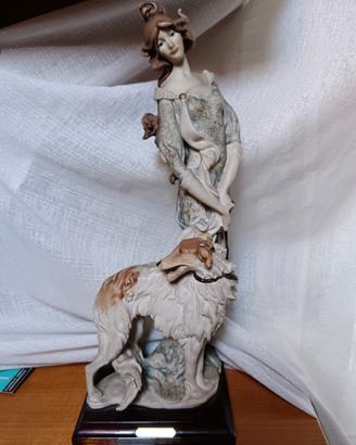 Statua Capodimonte signora con cane 