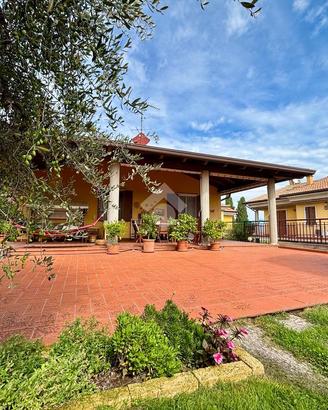 VILLA SINGOLA A SONA